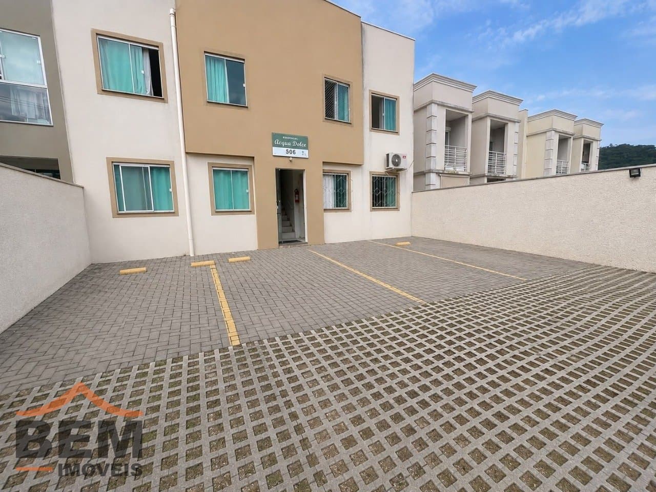 Apartamento para alugar com 2 quartos no bairro Santa Regina, em Itajaí