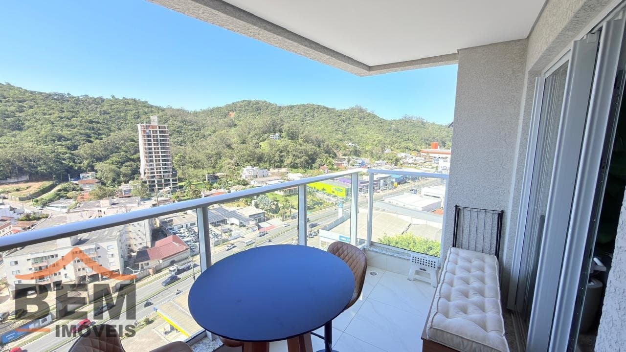 Apartamento para venda no bairro Fazendinha, em Itajaí, com 75m² e 2 quartos sendo 1 suíte.