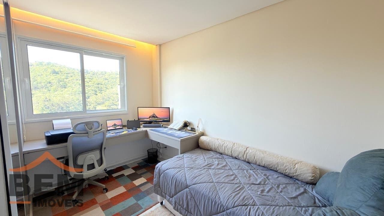 Apartamento para venda no bairro Fazendinha, em Itajaí, com 75m² e 2 quartos sendo 1 suíte.