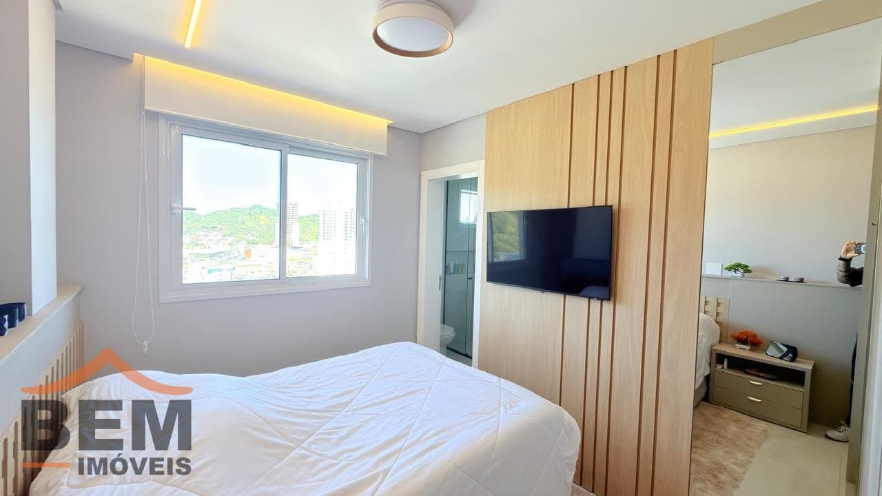 Apartamento para venda no bairro Fazendinha, em Itajaí, com 75m² e 2 quartos sendo 1 suíte.