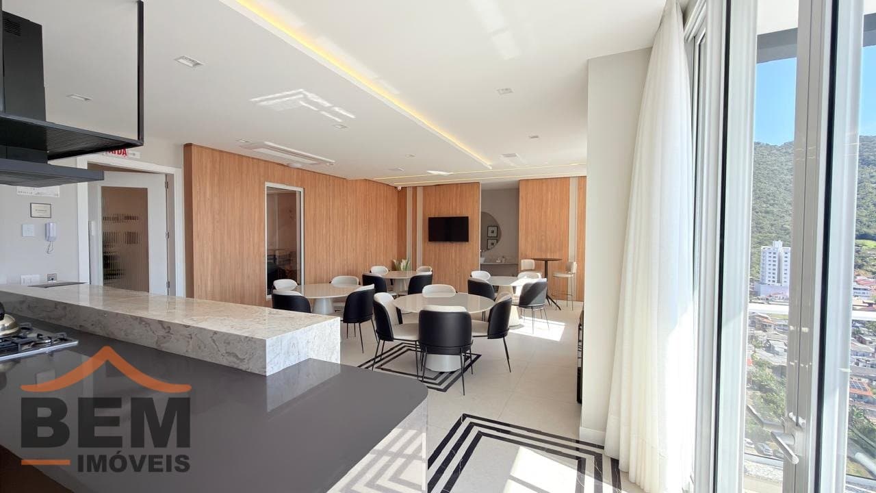 Apartamento para venda no bairro Fazendinha, em Itajaí, com 75m² e 2 quartos sendo 1 suíte.