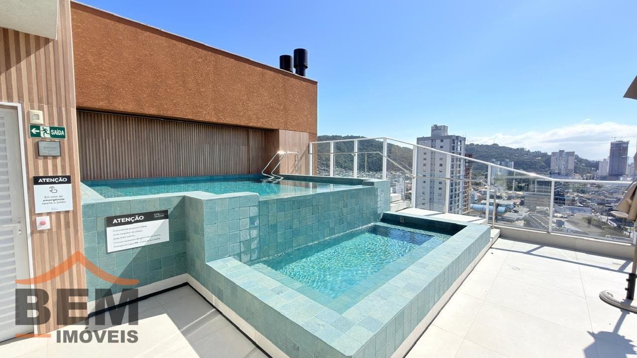 Apartamento para venda no bairro Fazendinha, em Itajaí, com 75m² e 2 quartos sendo 1 suíte.