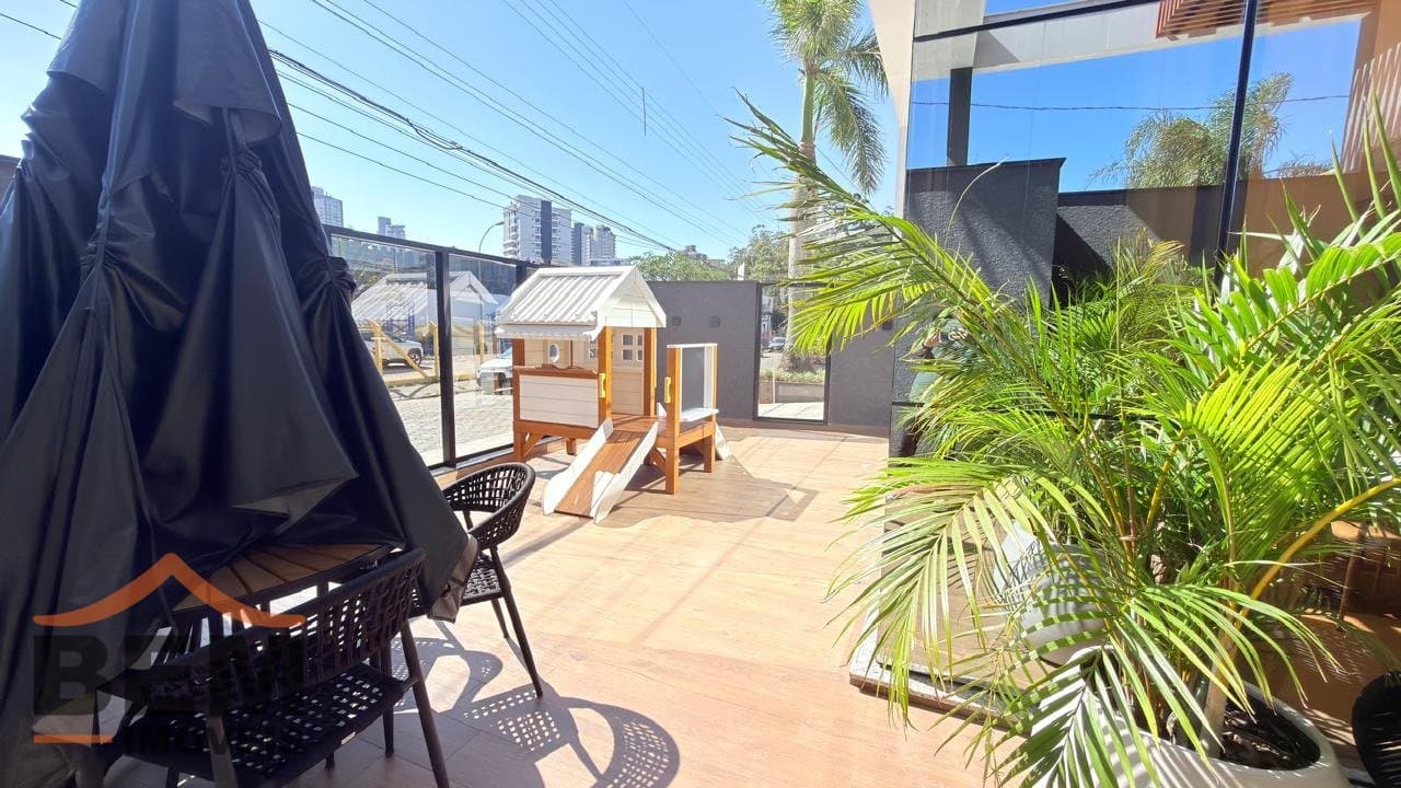Apartamento para venda no bairro Fazendinha, em Itajaí, com 75m² e 2 quartos sendo 1 suíte.