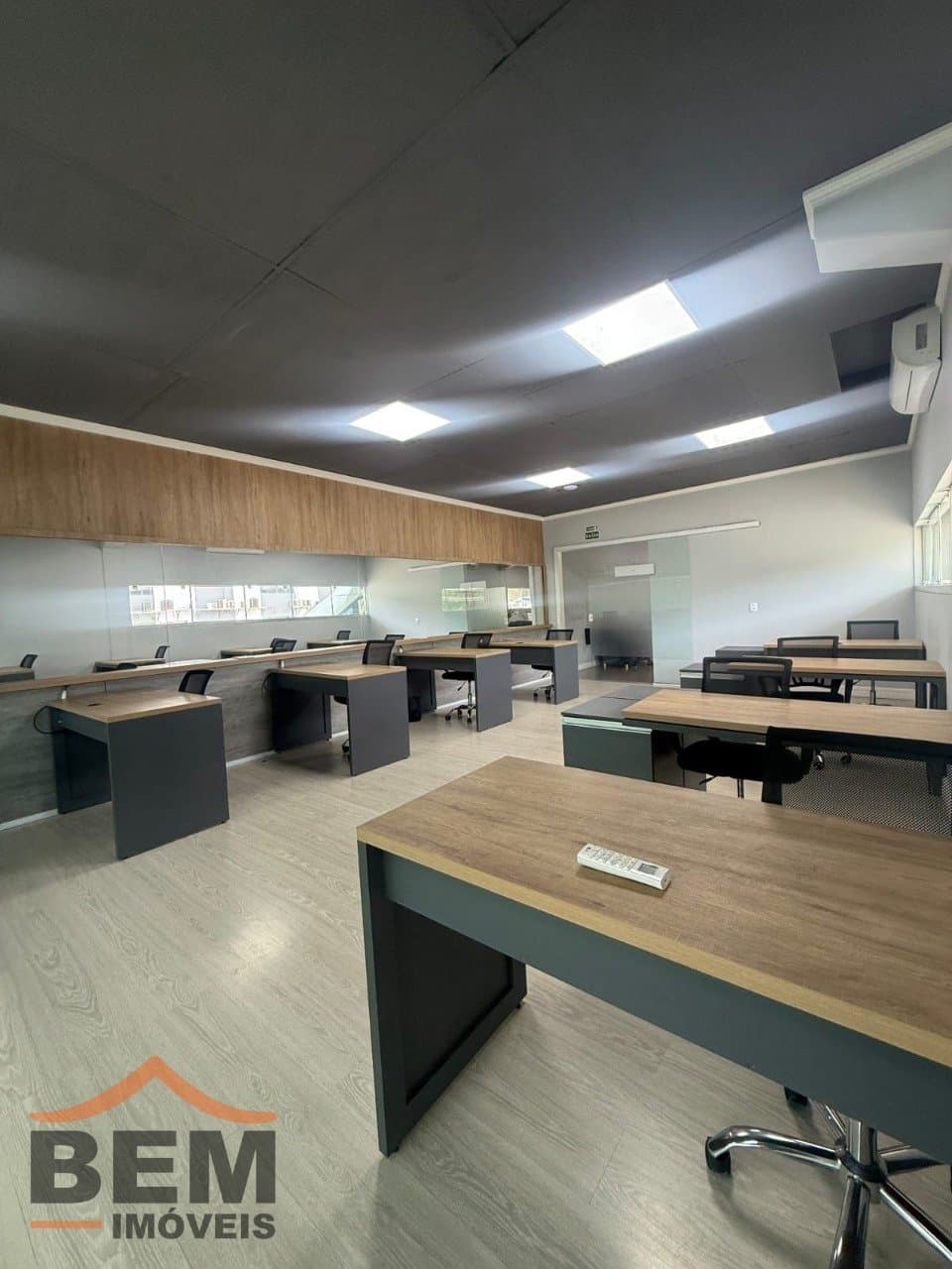 Sala comercial para locação com 60 m² no bairro Praia Brava, em Itajaí