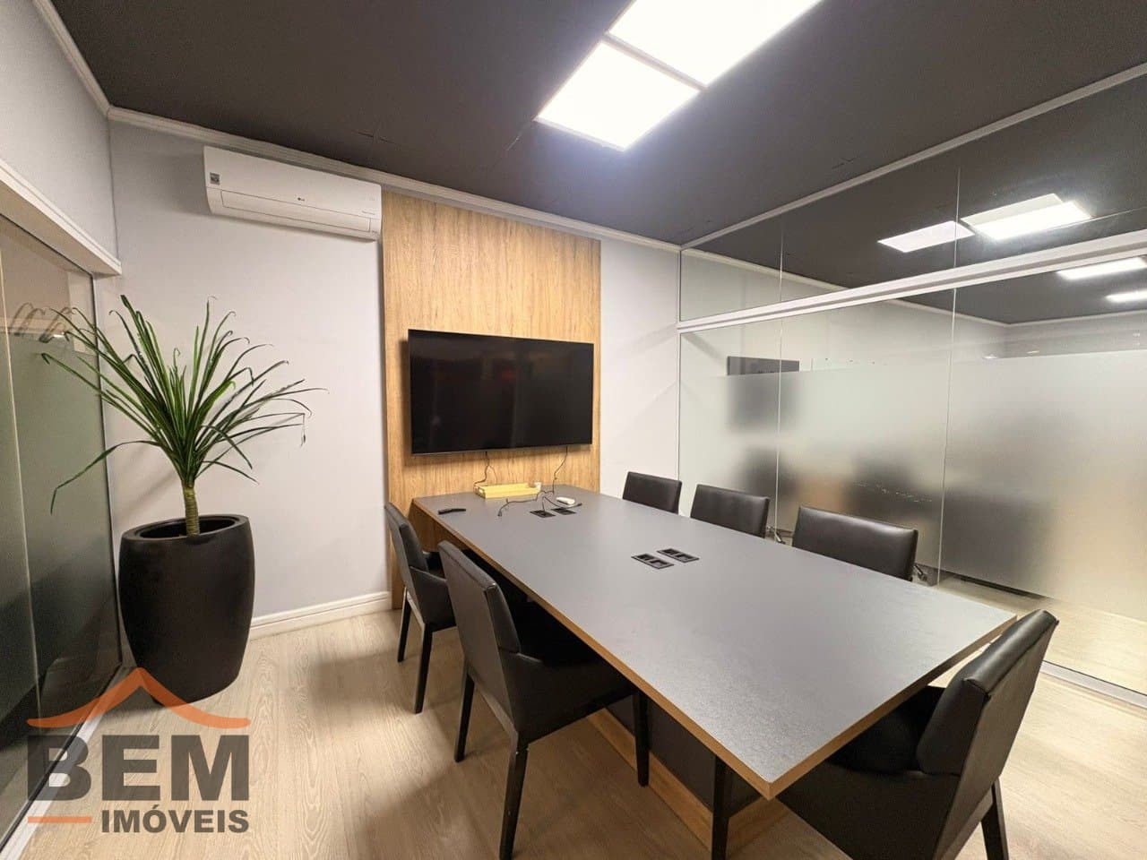 Sala comercial para locação com 60 m² no bairro Praia Brava, em Itajaí
