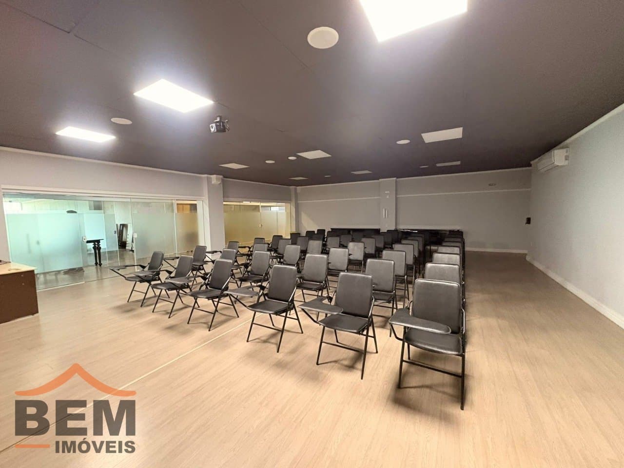 Sala comercial para locação com 30 m² no bairro Praia Brava, em Itajaí