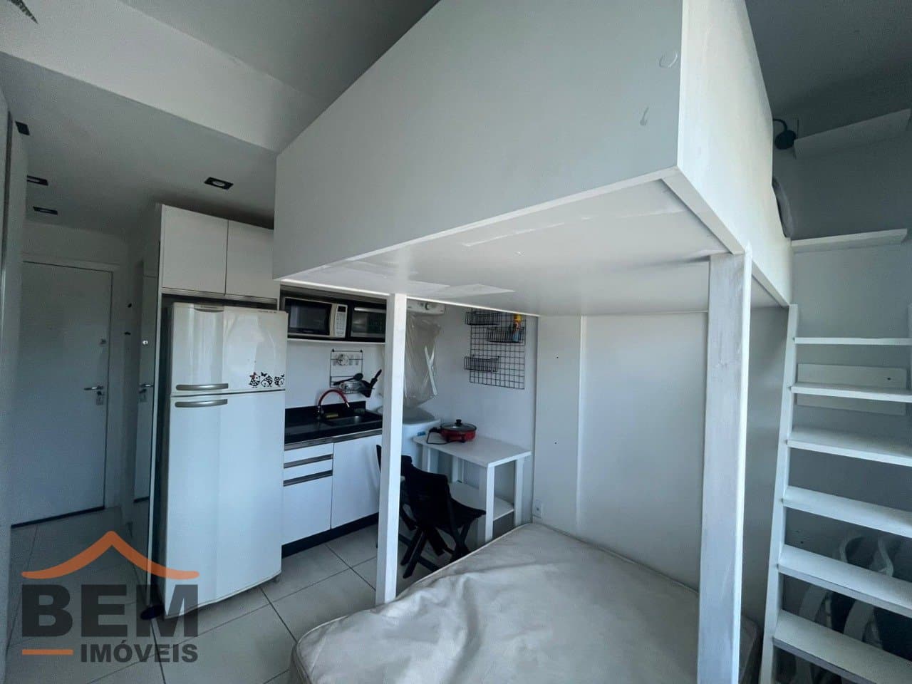Kitnet para alugar com 1 quarto e 15 m² no bairro Estados, em Balneário Camboriú
