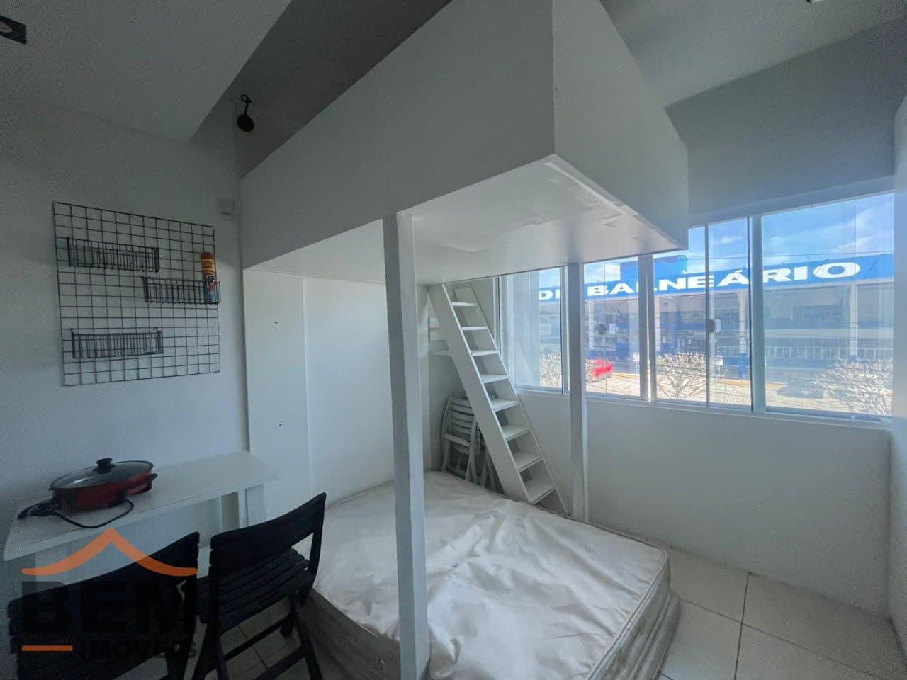 Kitnet para alugar com 1 quarto e 15 m² no bairro Estados, em Balneário Camboriú