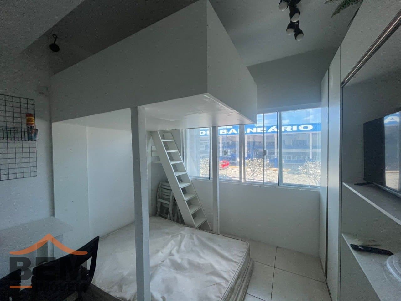 Kitnet para alugar com 1 quarto e 15 m² no bairro Estados, em Balneário Camboriú