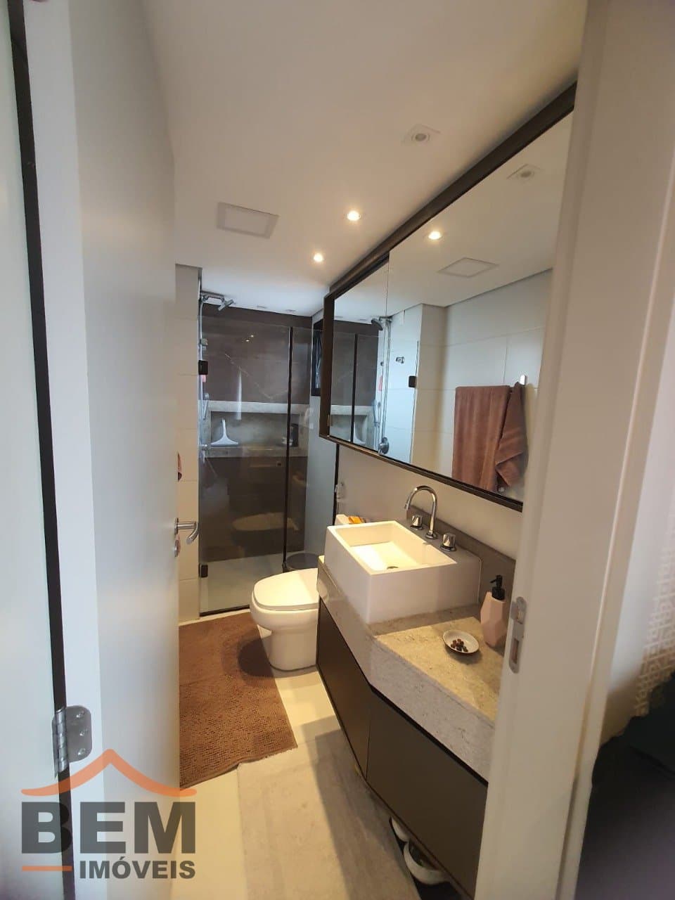 Apartamento para venda no bairro Centro em Itajaí com 64m² e 2 quartos sendo 1 suíte.