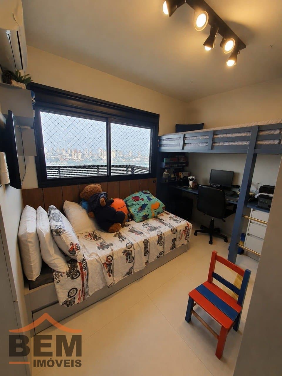 Apartamento para venda no bairro Centro em Itajaí com 64m² e 2 quartos sendo 1 suíte.