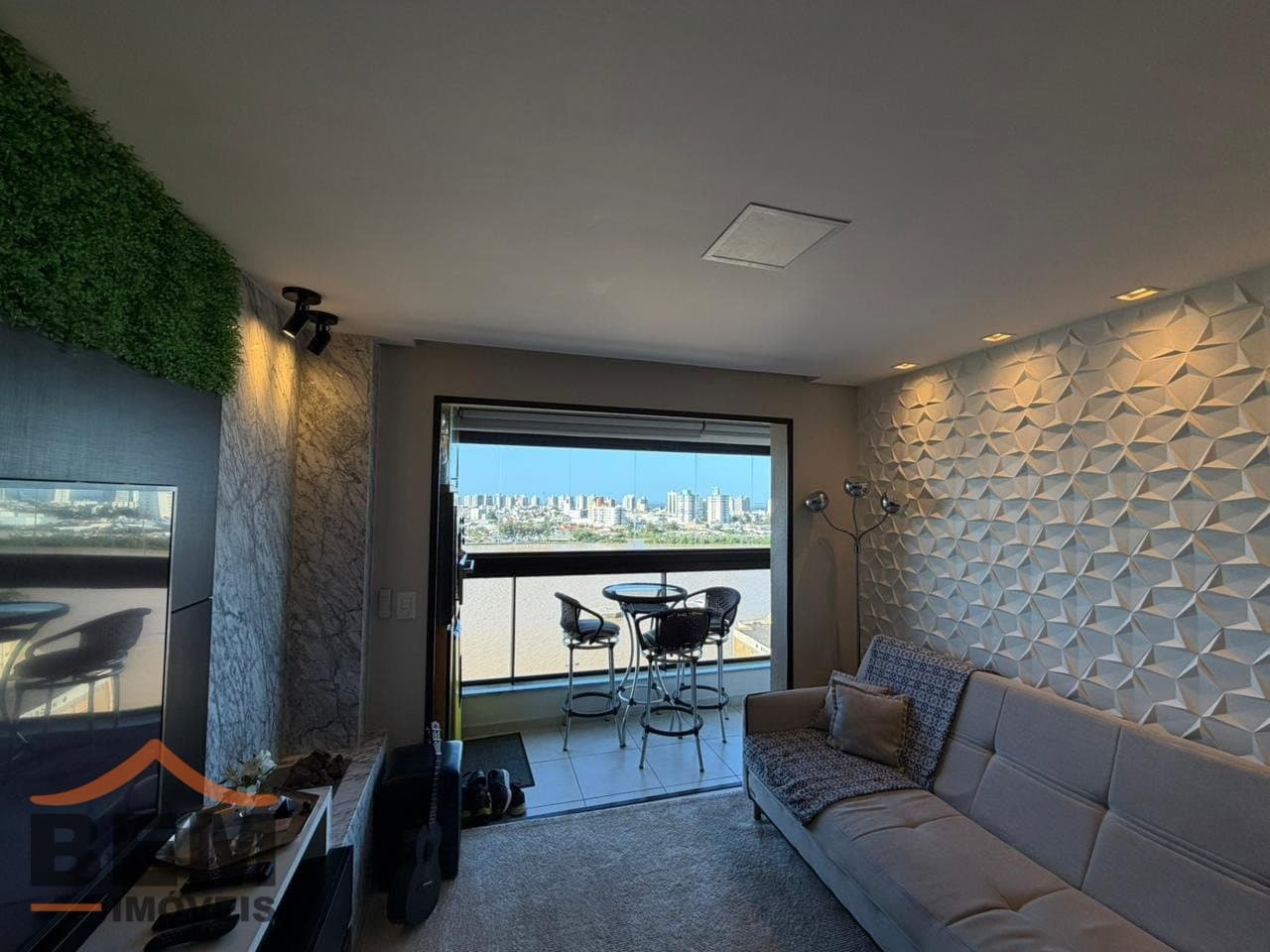 Apartamento para venda no bairro Centro em Itajaí com 64m² e 2 quartos sendo 1 suíte.