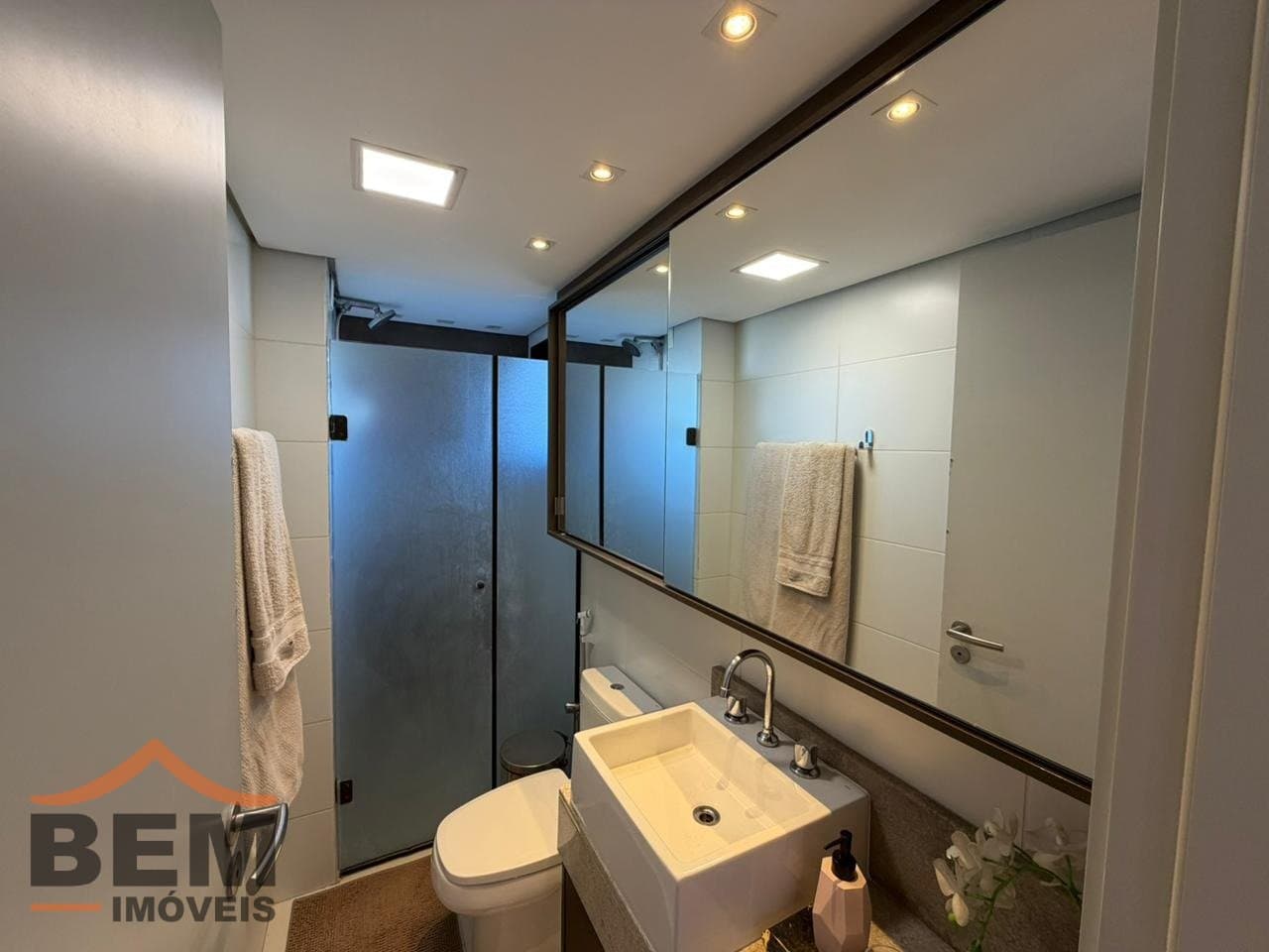 Apartamento para venda no bairro Centro em Itajaí com 64m² e 2 quartos sendo 1 suíte.