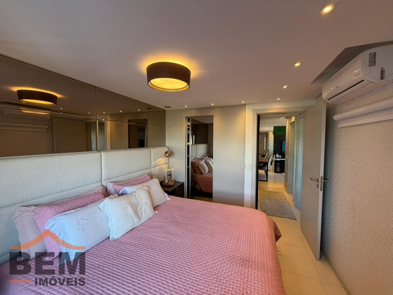 Apartamento para venda no bairro Centro em Itajaí com 64m² e 2 quartos sendo 1 suíte.
