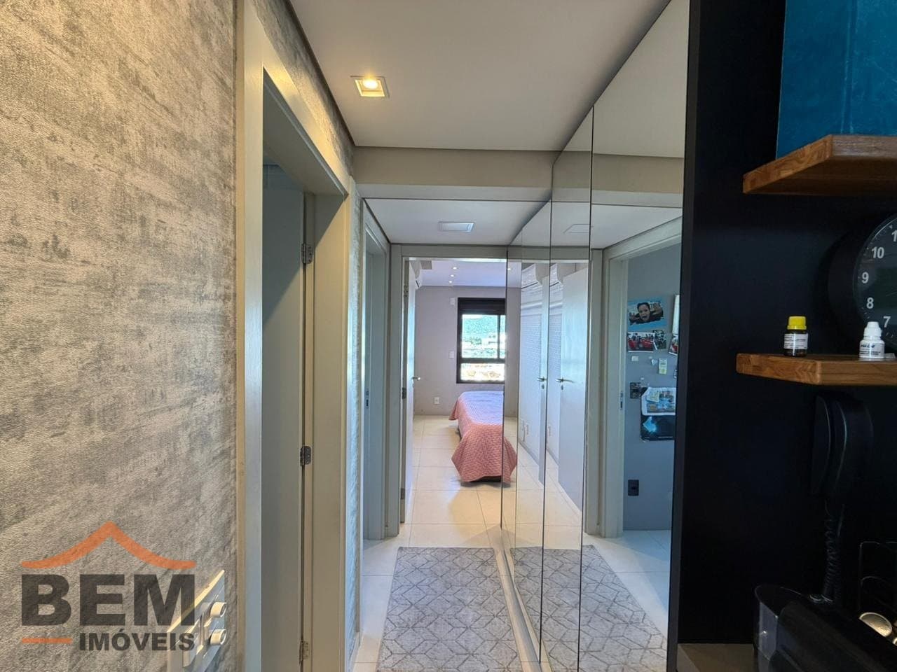 Apartamento para venda no bairro Centro em Itajaí com 64m² e 2 quartos sendo 1 suíte.