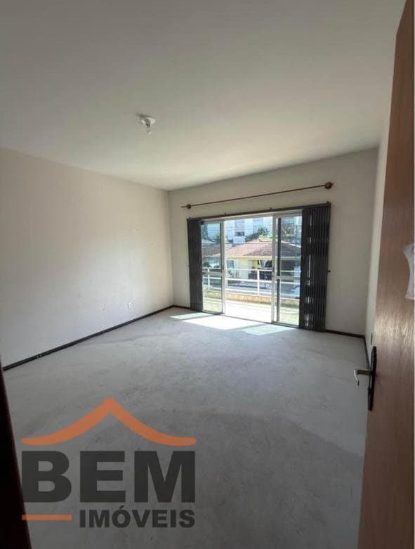 Casa para Locação com 5 quartos e 230m² no bairro Centro, em Balneário Camboriú - SC