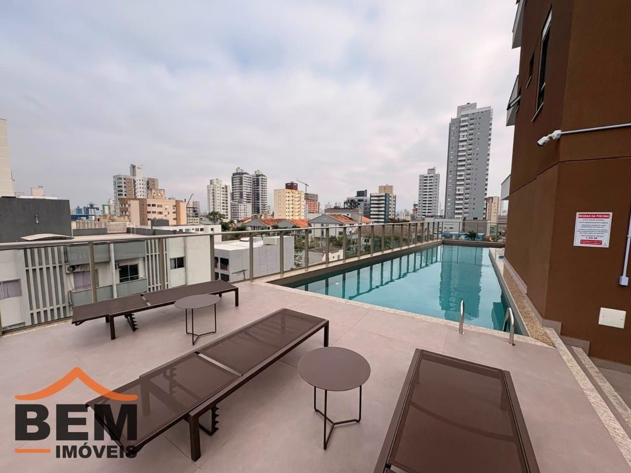 Apartamento para Locação com 3 quartos e 95m² no bairro Centro, em Itajaí - SC