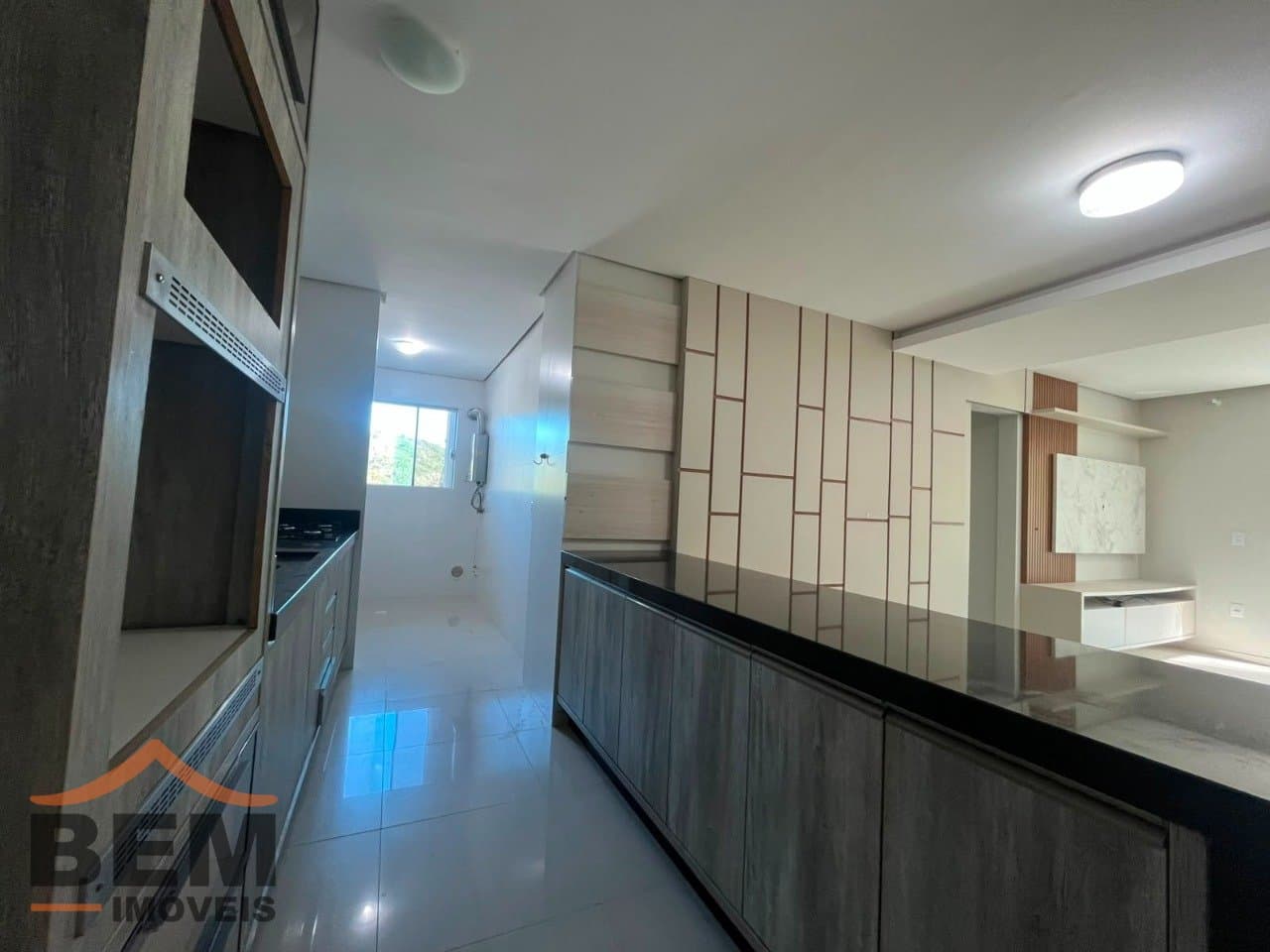 Apartamento para Locação com 3 quartos e 110m² no bairro Cabeçudas, em Itajaí - SC