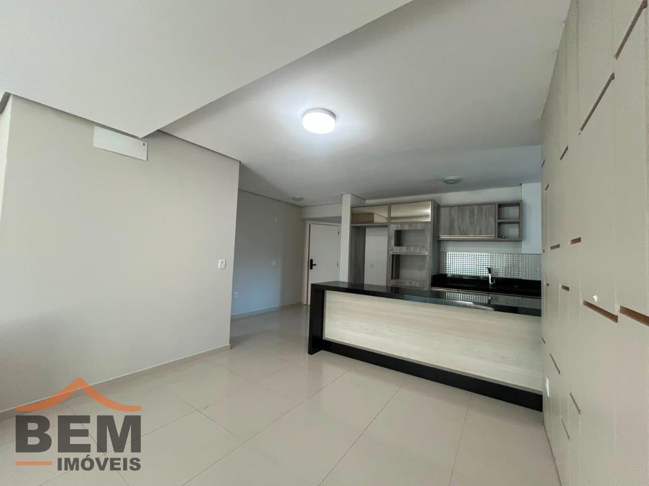 Apartamento para Locação com 3 quartos e 110m² no bairro Cabeçudas, em Itajaí - SC