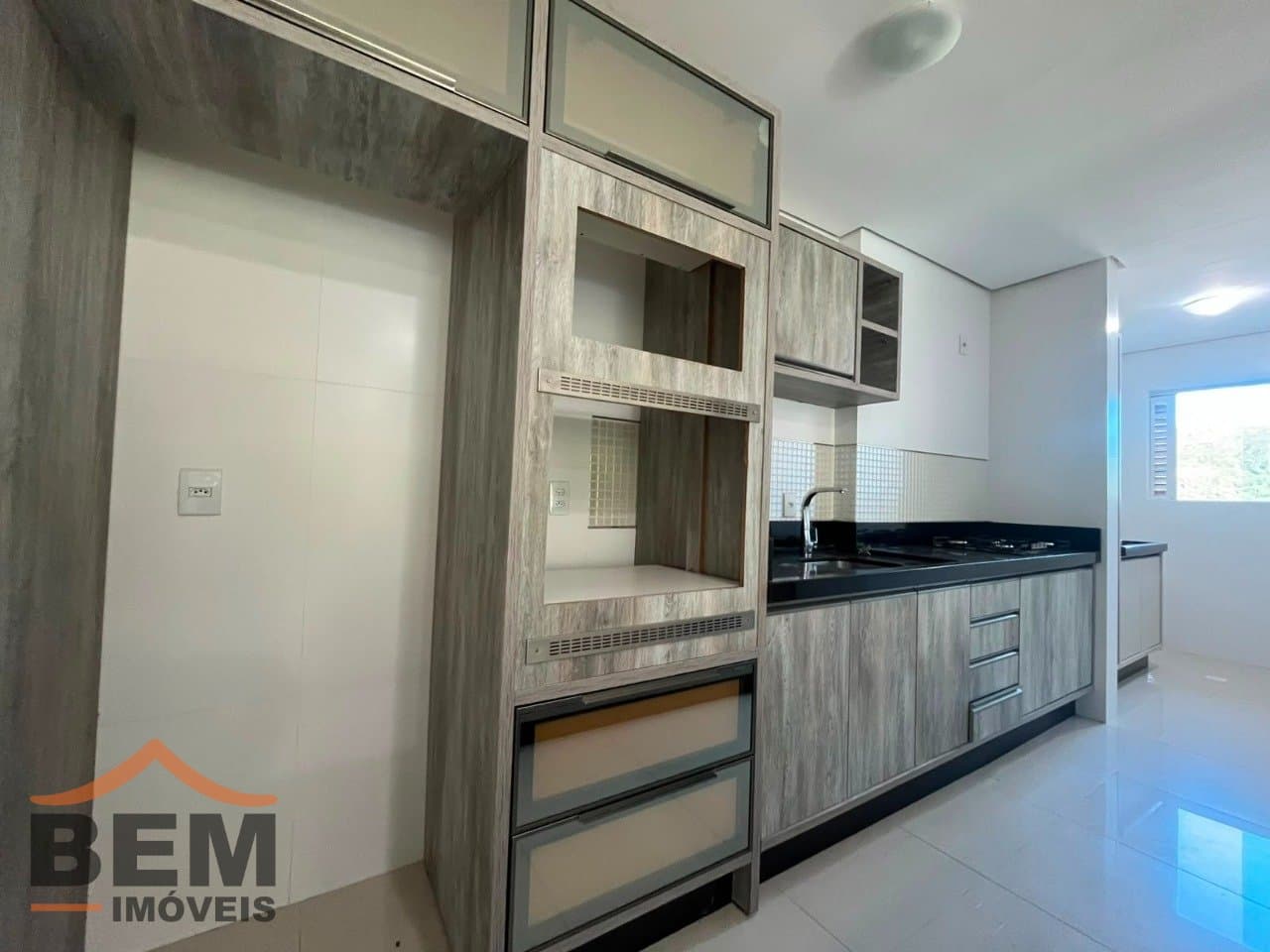 Apartamento para Locação com 3 quartos e 110m² no bairro Cabeçudas, em Itajaí - SC