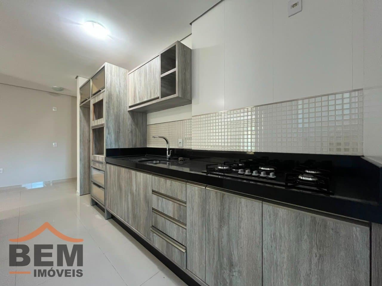 Apartamento para Locação com 3 quartos e 110m² no bairro Cabeçudas, em Itajaí - SC