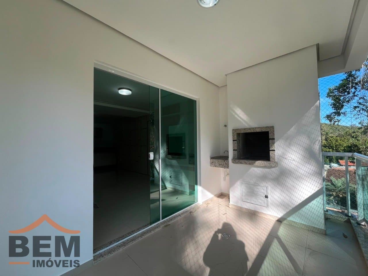 Apartamento para Locação com 3 quartos e 110m² no bairro Cabeçudas, em Itajaí - SC