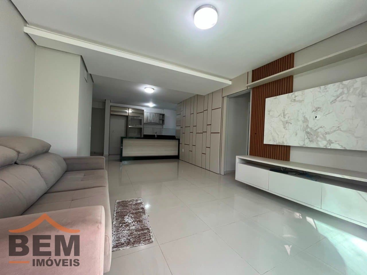 Apartamento para Locação com 3 quartos e 110m² no bairro Cabeçudas, em Itajaí - SC