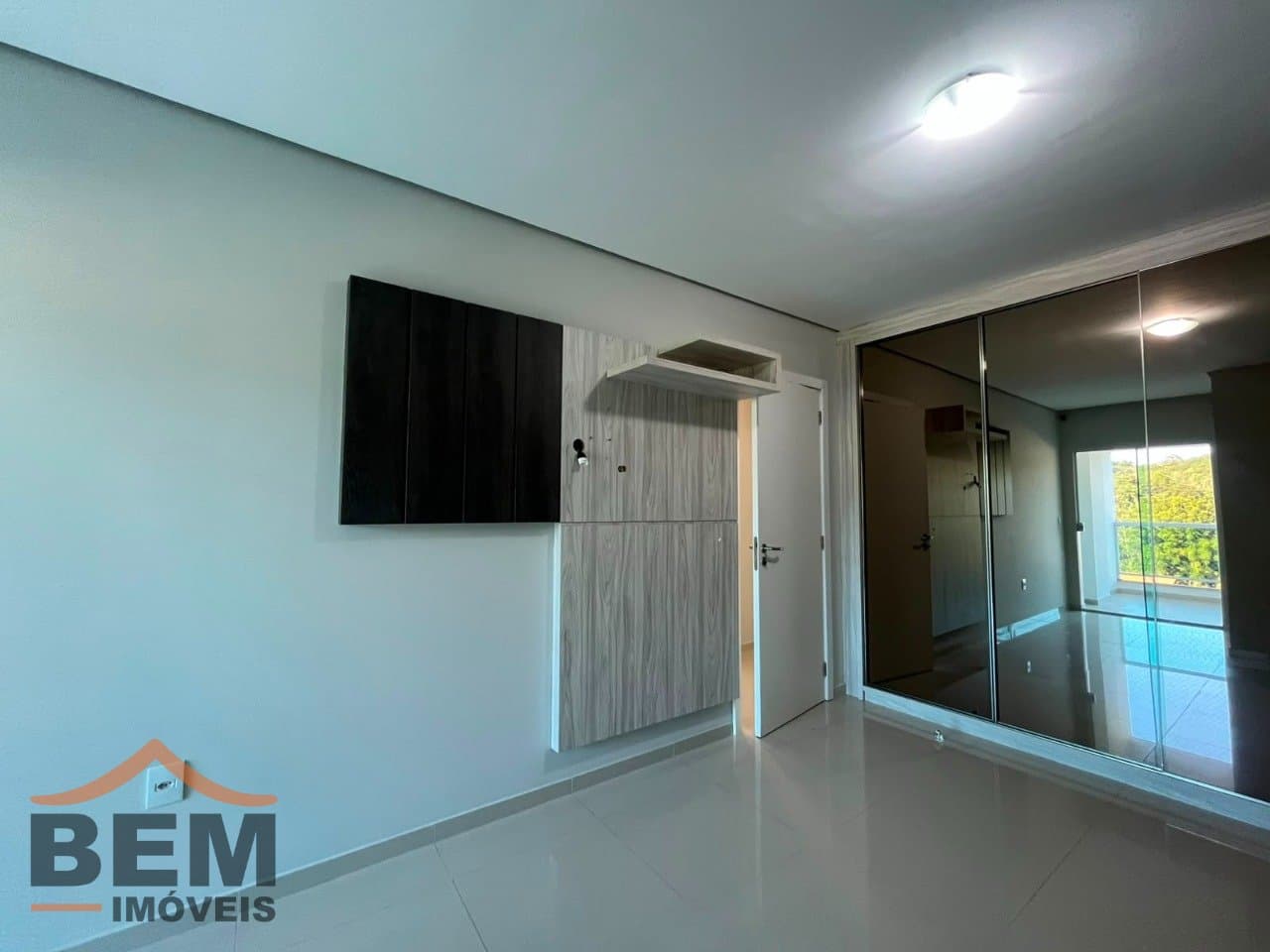 Apartamento para Locação com 3 quartos e 110m² no bairro Cabeçudas, em Itajaí - SC