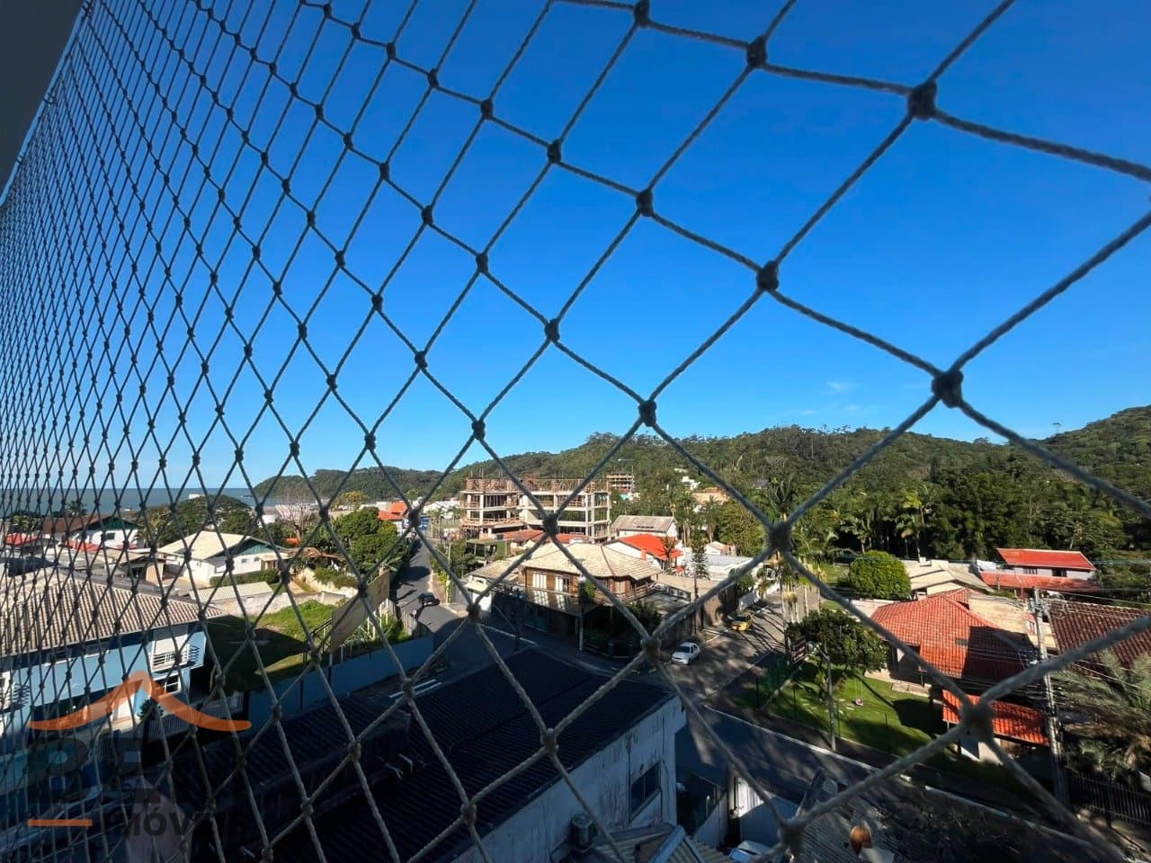 Apartamento para Locação com 3 quartos e 110m² no bairro Cabeçudas, em Itajaí - SC