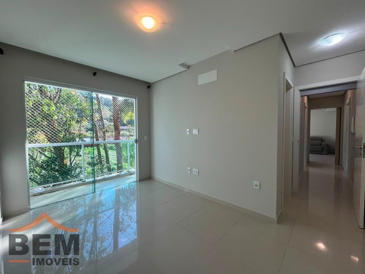 Apartamento para Locação com 3 quartos e 110m² no bairro Cabeçudas, em Itajaí - SC