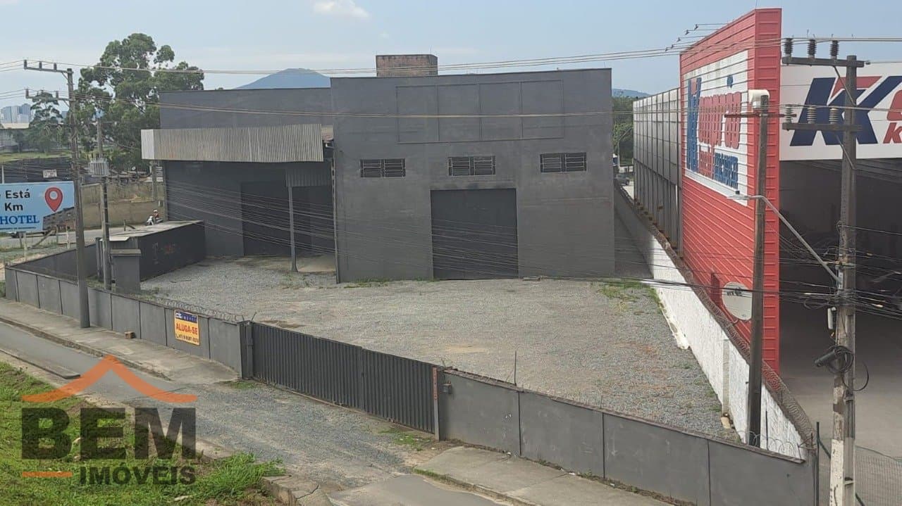 Galpão para alugar com 2.000 m² no bairro São Domingos, em Navegantes.