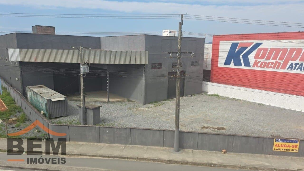 Galpão para alugar com 2.000 m² no bairro São Domingos, em Navegantes.