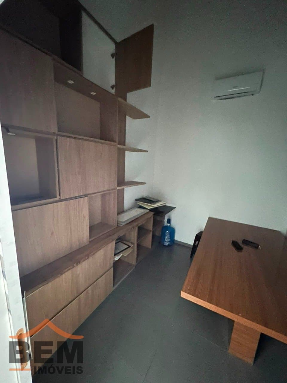 Sala Comercial para Locação com 110m² no bairro Centro, em Balneário Camboriú - SC