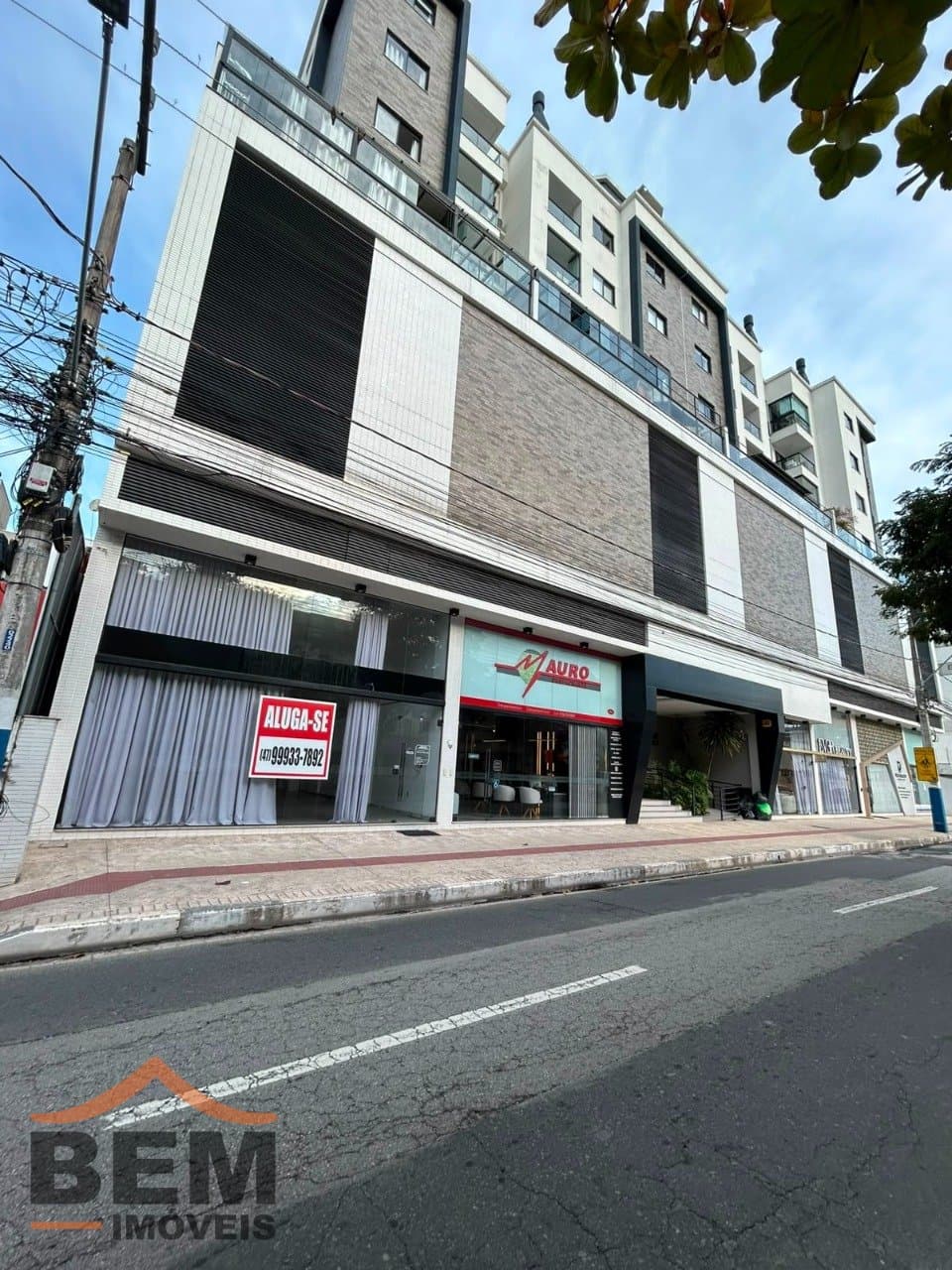 Sala Comercial para Locação com 110m² no bairro Centro, em Balneário Camboriú - SC