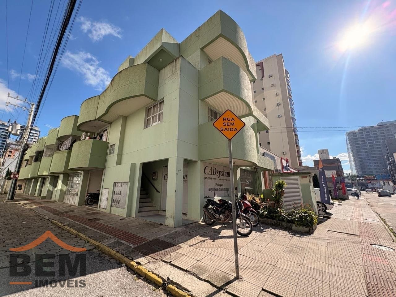 Sala comercial para alugar com 60 m² no Centro de Itajaí.
