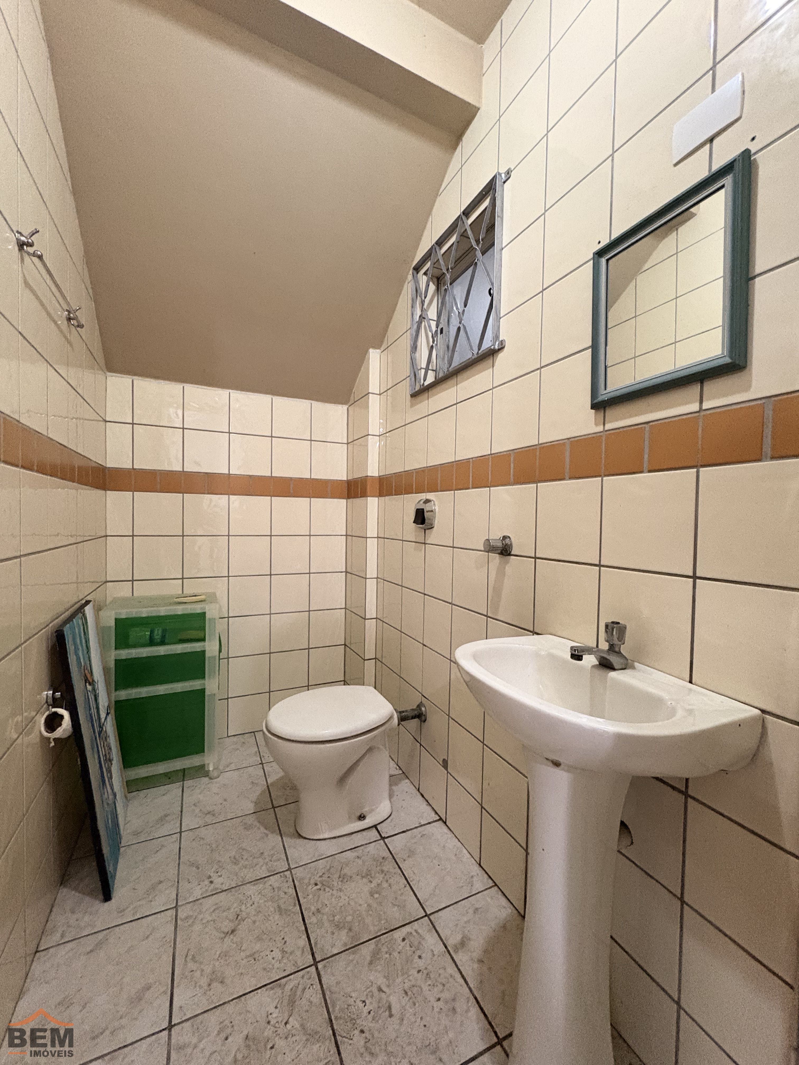 Sala comercial para alugar com 60 m² no Centro de Itajaí.