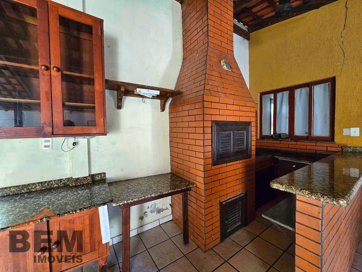 Casa com amplo terreno de 600mts para venda no bairro São Vicente em Itajaí, com 180m² e 4 quartos