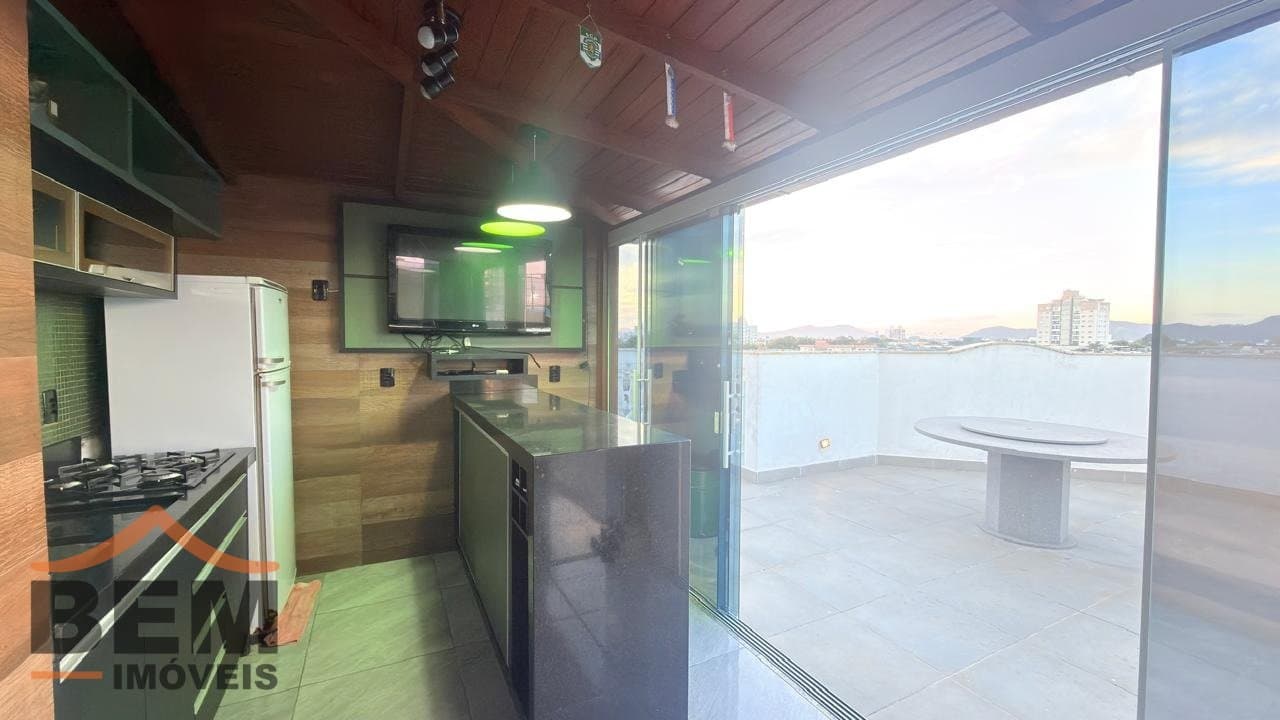 Apartamento Garden para venda no bairro São João em Itajaí, com 248m²,  com 2 dormitórios, sendo 1 suite, mobiliado e com acabamentos de alto padrão