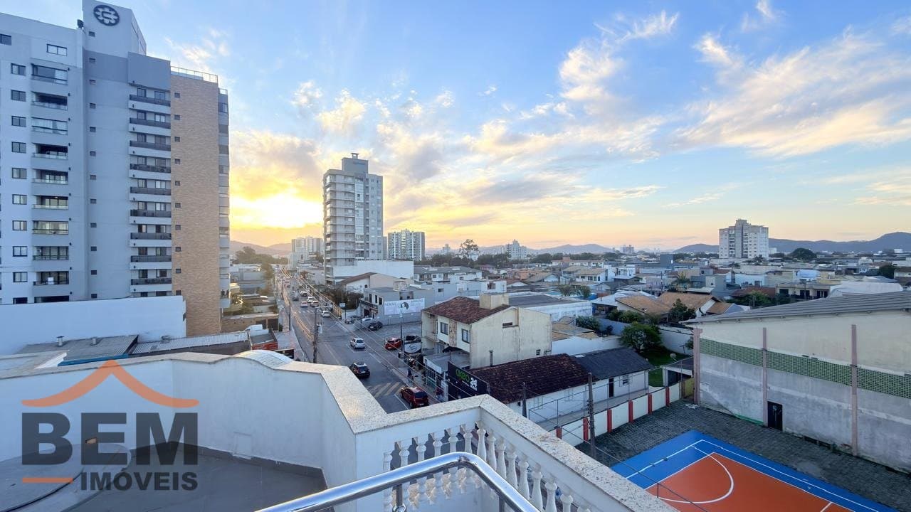 Apartamento Garden para venda no bairro São João em Itajaí, com 248m²,  com 2 dormitórios, sendo 1 suite, mobiliado e com acabamentos de alto padrão
