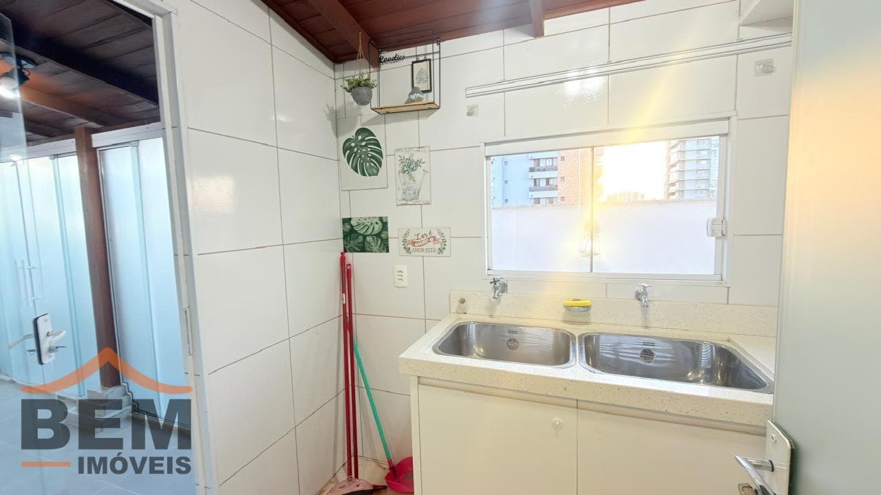 Apartamento Garden para venda no bairro São João em Itajaí, com 248m²,  com 2 dormitórios, sendo 1 suite, mobiliado e com acabamentos de alto padrão