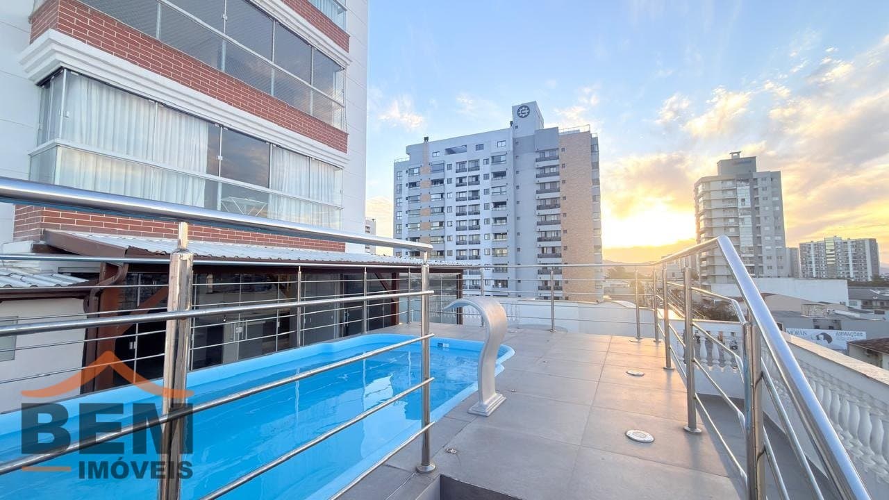 Apartamento Garden para venda no bairro São João em Itajaí, com 248m²,  com 2 dormitórios, sendo 1 suite, mobiliado e com acabamentos de alto padrão