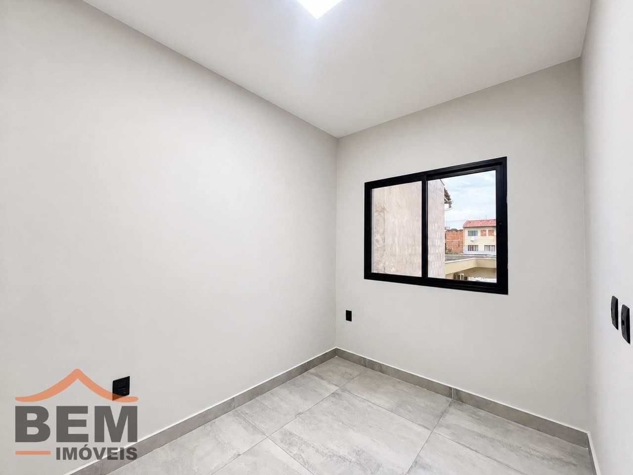 Apartamento para Locação com 2 quartos e 40m² no bairro São Vicente, em Itajaí - SC
