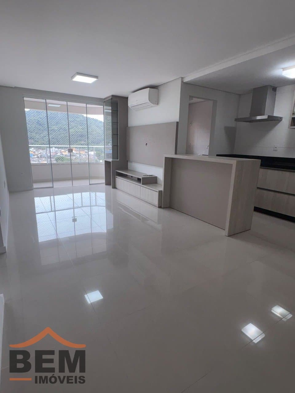 Apartamento para Locação com 2 quartos e 85m² no bairro Fazenda, em Itajaí - SC