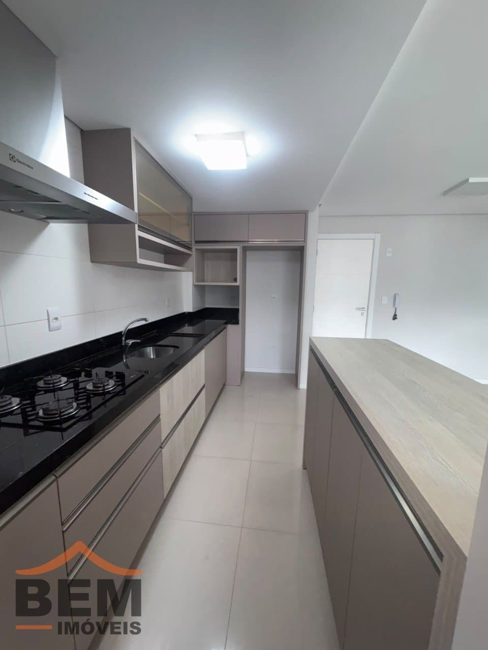 Apartamento para Locação com 2 quartos e 85m² no bairro Fazenda, em Itajaí - SC