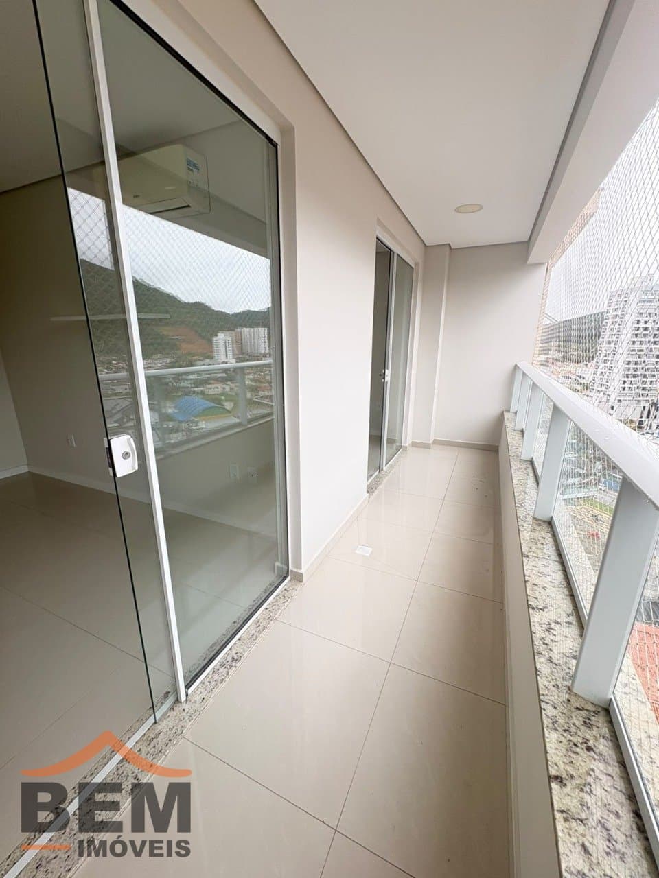 Apartamento para Locação com 2 quartos e 85m² no bairro Fazenda, em Itajaí - SC