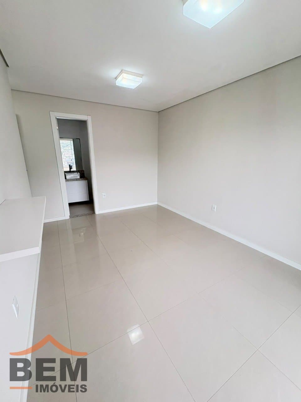 Apartamento para Locação com 2 quartos e 85m² no bairro Fazenda, em Itajaí - SC