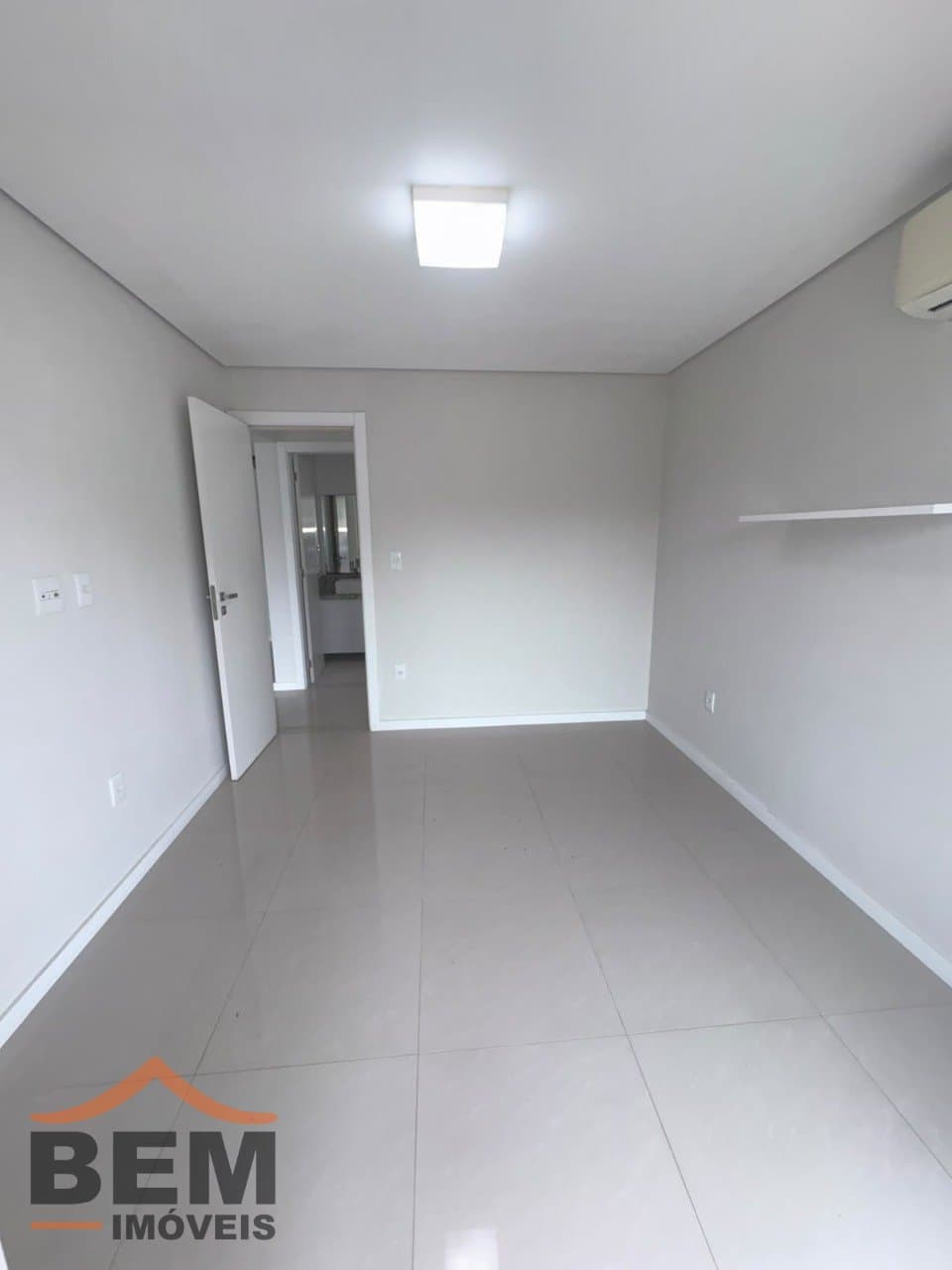 Apartamento para Locação com 2 quartos e 85m² no bairro Fazenda, em Itajaí - SC