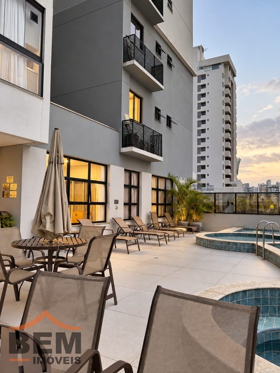 Apartamento para venda no bairro Vila Operária, em Itajaí, com 85m² e 3 quartos.
