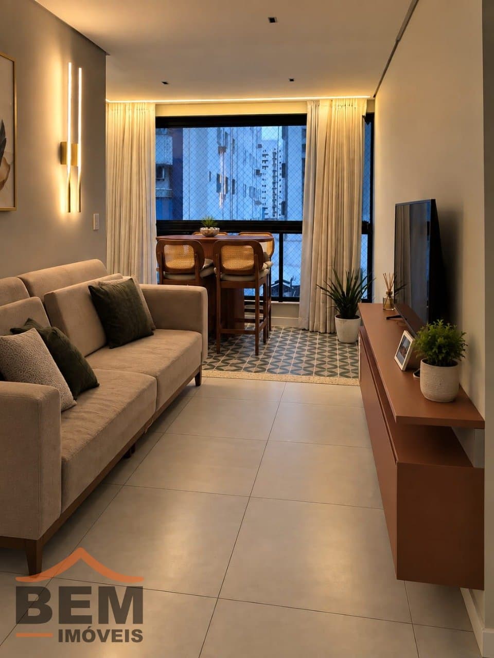 Apartamento para venda no bairro Vila Operária, em Itajaí, com 85m² e 3 quartos.