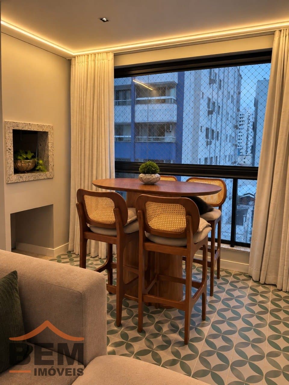 Apartamento para venda no bairro Vila Operária, em Itajaí, com 85m² e 3 quartos.